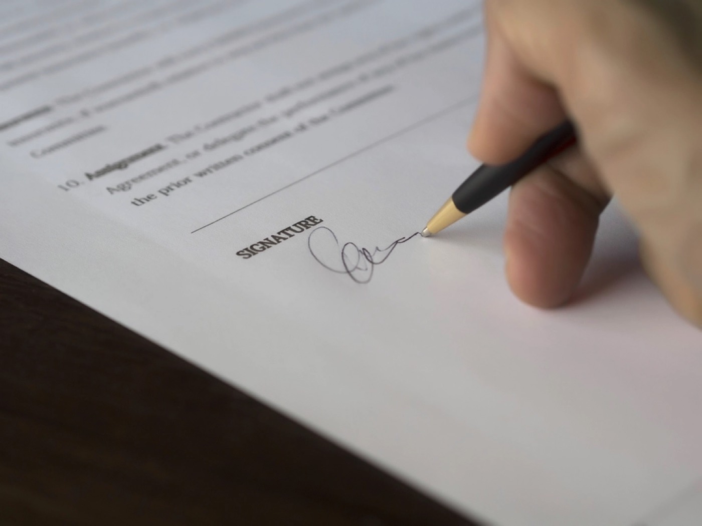 Signing a New York rental agreement